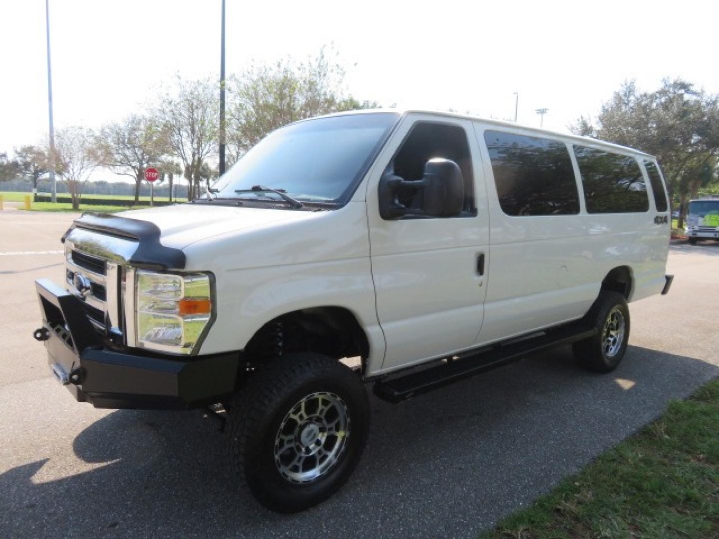 2014 White /GRAY Ford E-Series Wagon XLT (1FBSS3BL6ED) , AUTOMATIC transmission, located at 4301 Oak Circle #19, Boca Raton, FL, 33431, (954) 561-2499, 26.388861, -80.084038 - Photo#27